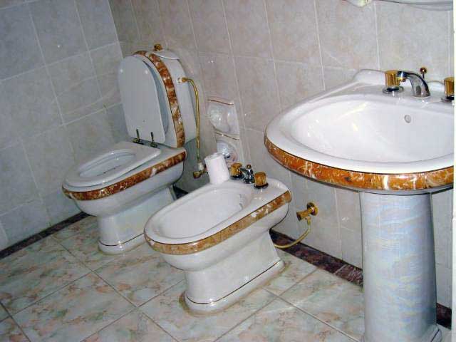 http://artofwar.ru/img/l/lomachinskij_a_a/text_0260/977-tualet-2.jpg