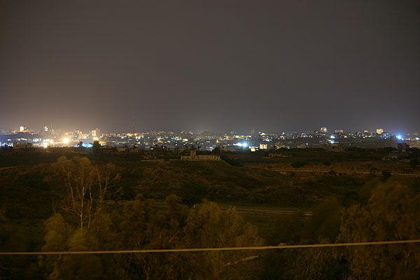 Ночной вид на Газу со стороны Сдерота. [Юрий Гершберг]